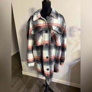 Women’s Hurley Red and Blue Plaid Fabric Shacket. Size Large